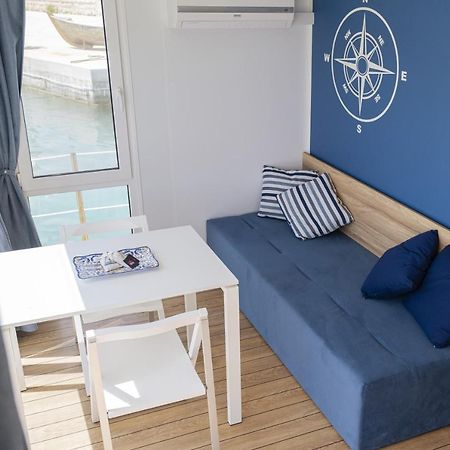 Hotel Houseboat Floatart Experience Bisceglie Esterno foto