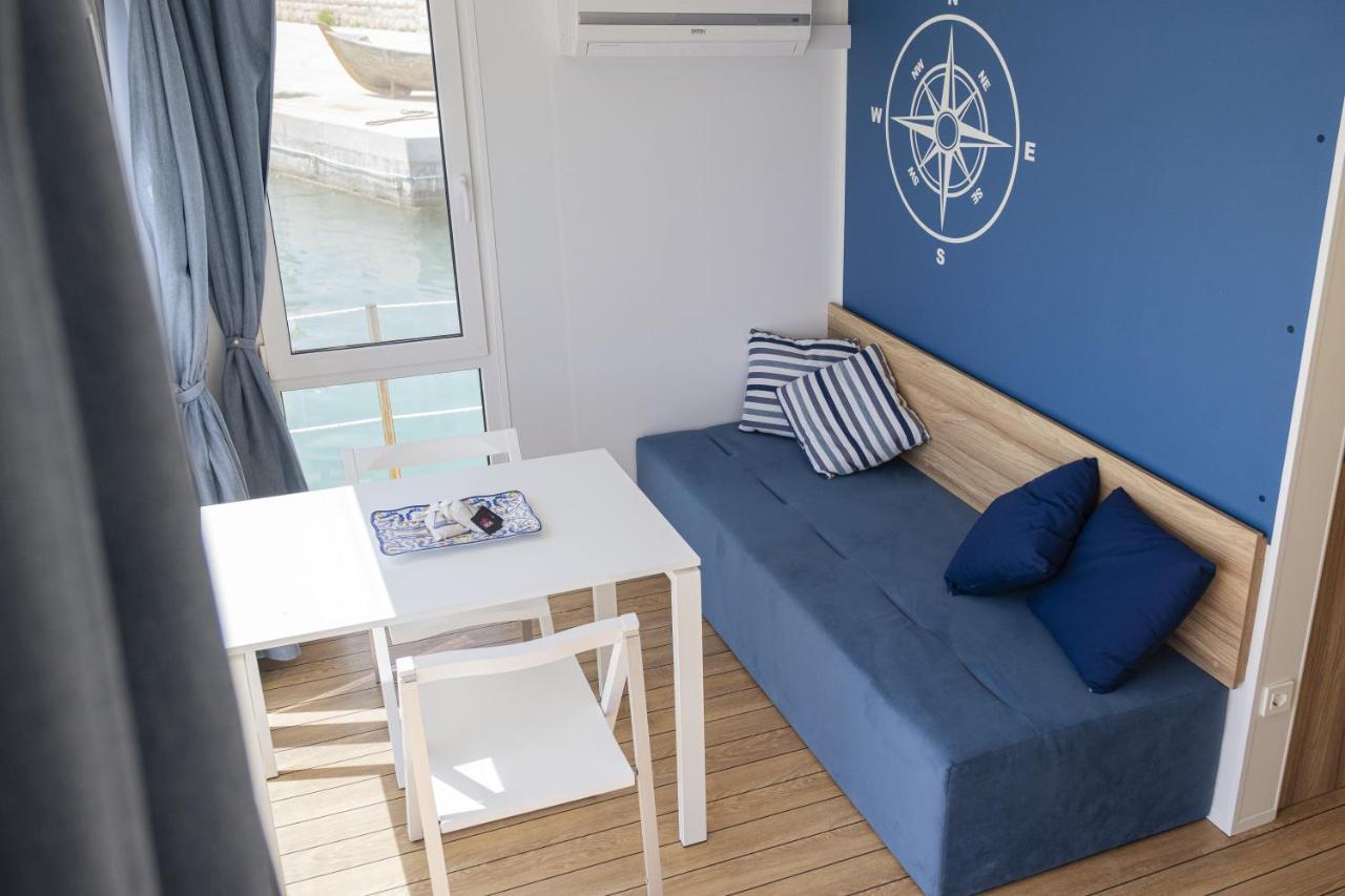 Hotel Houseboat Floatart Experience Bisceglie Esterno foto